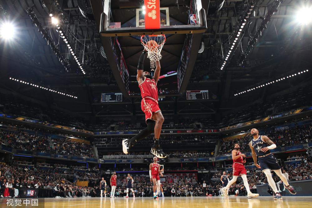 在接受采访 在接受采访